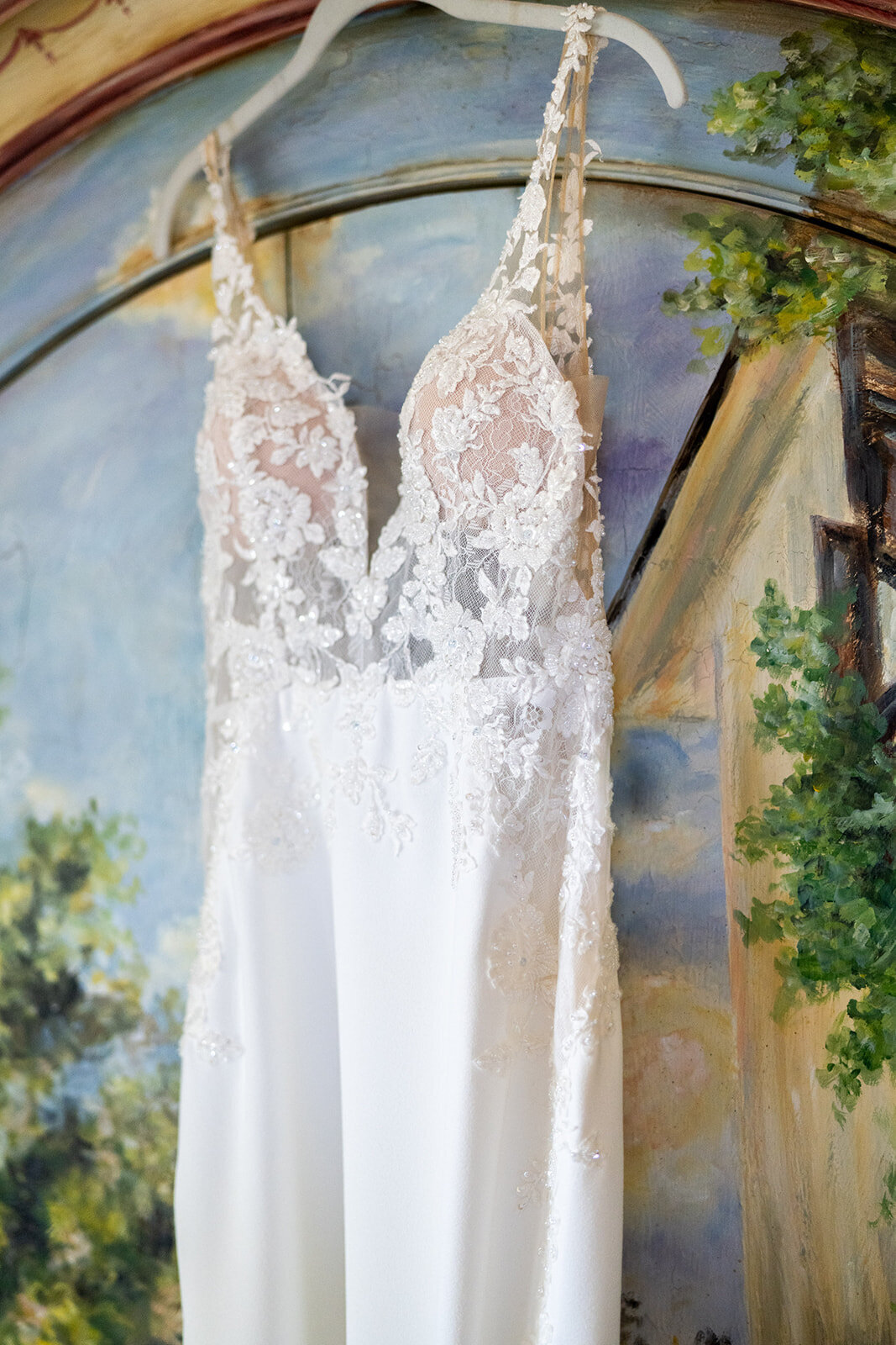Old world style luxury at a wedding in San Luis Obispo, California with a lace wedding dress