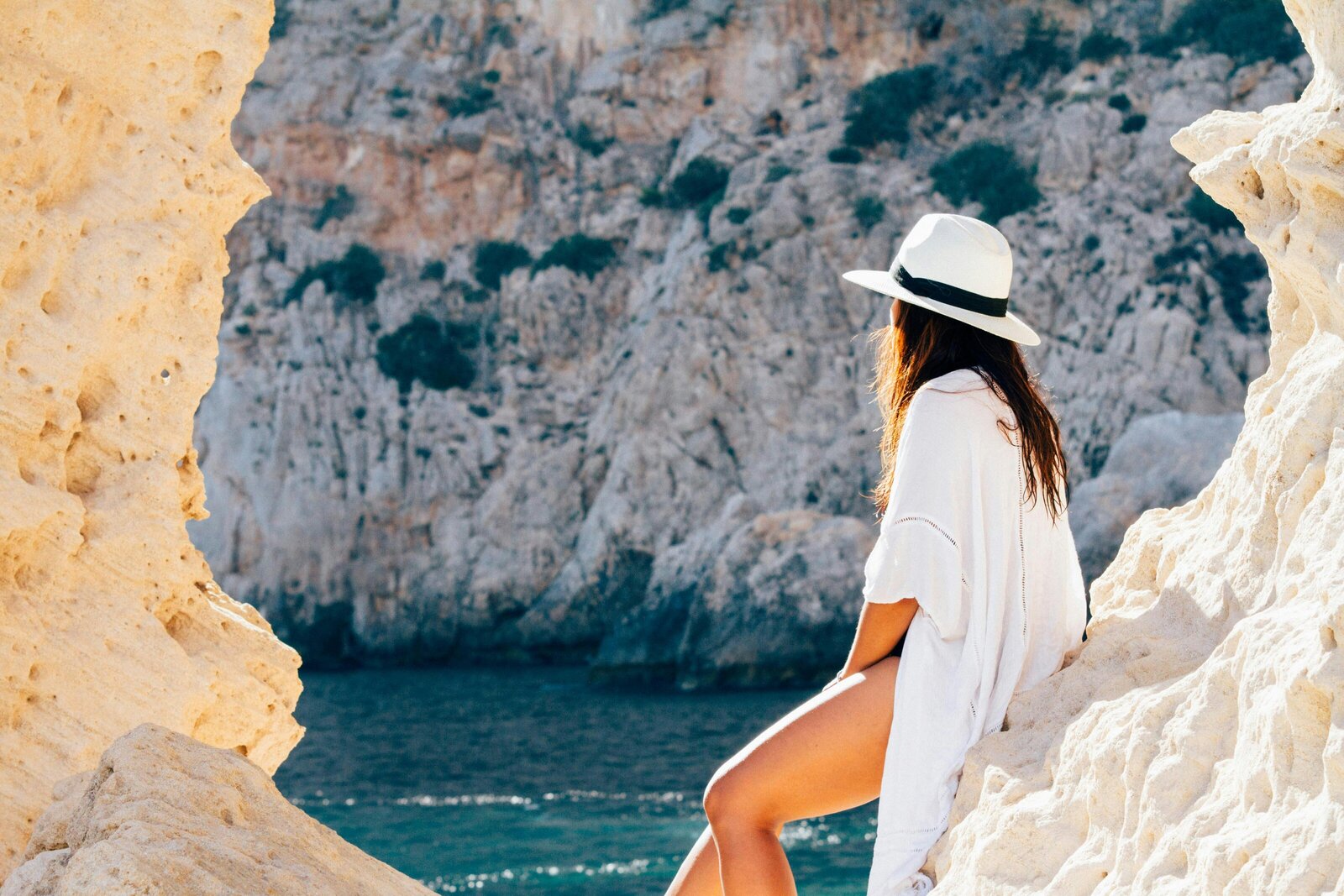 Woman_looking_at_ocean_Europe_vacation_planners_Peculiar_Concierge