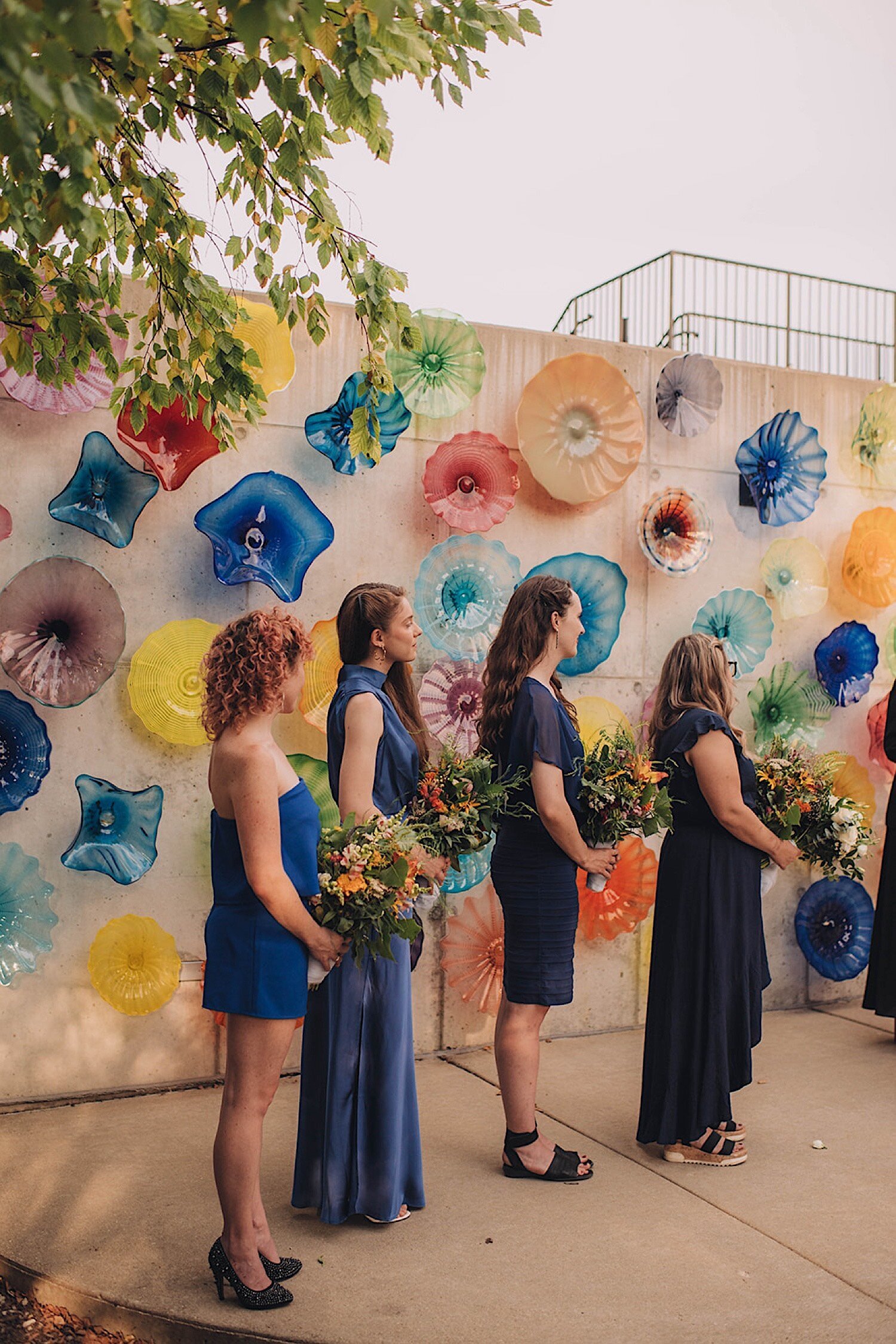 20_blue-bridesmaids-dreses-ignite-glass-studio-chicago-wedding-ceremony