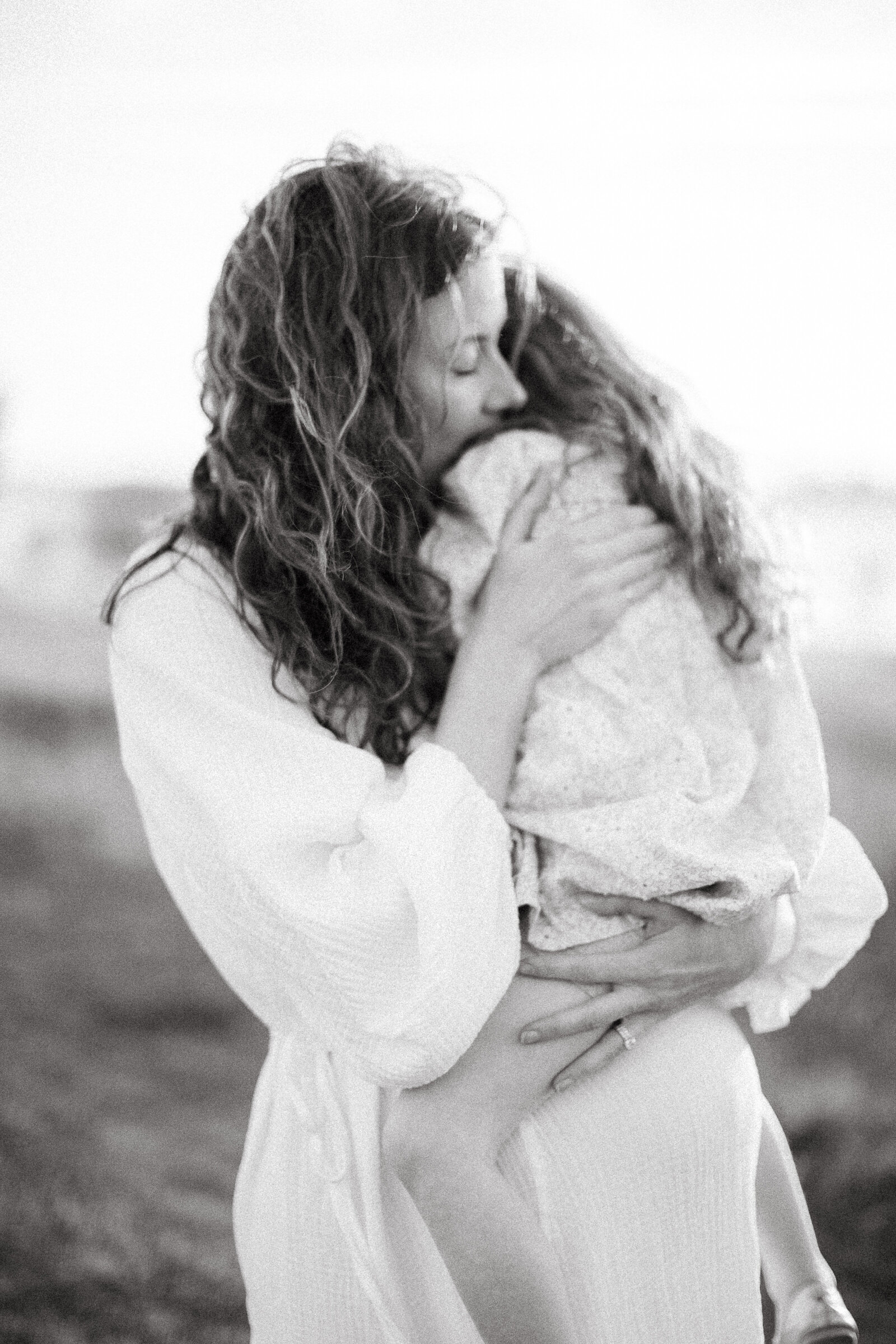 Maternity and family photographer in Dallas