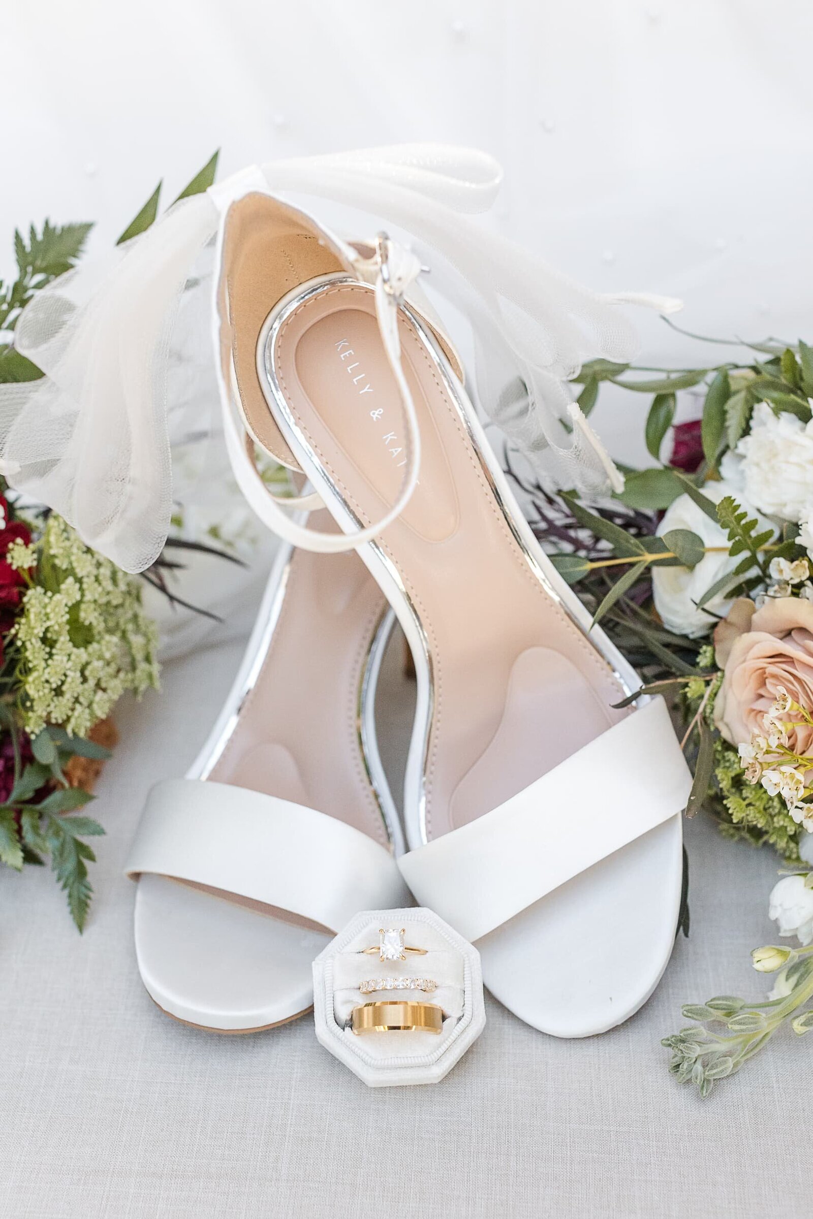 Phoenix-Wedding-Photographer-and-Videographer-Venue-at-the-Grove-ClaWed-1019