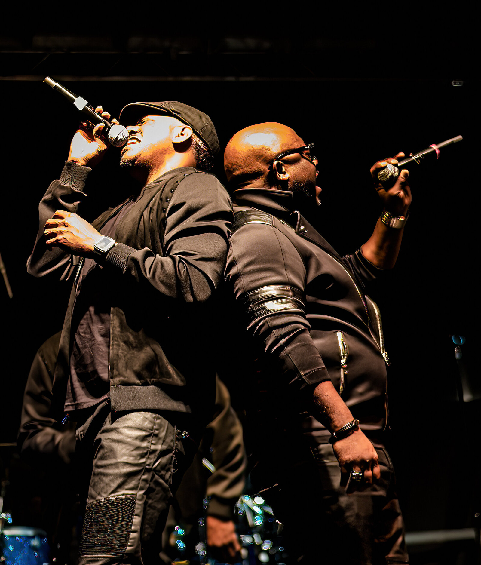 Lil G & John John of Silk singing during a concert