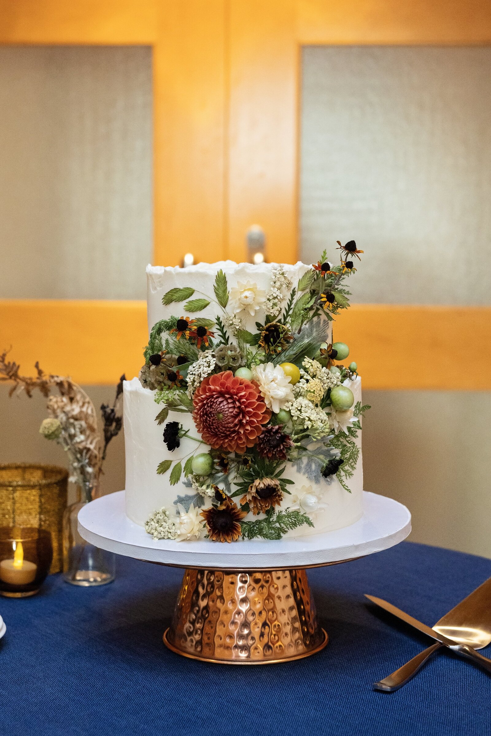fall-woodland-tiered-wedding-cake