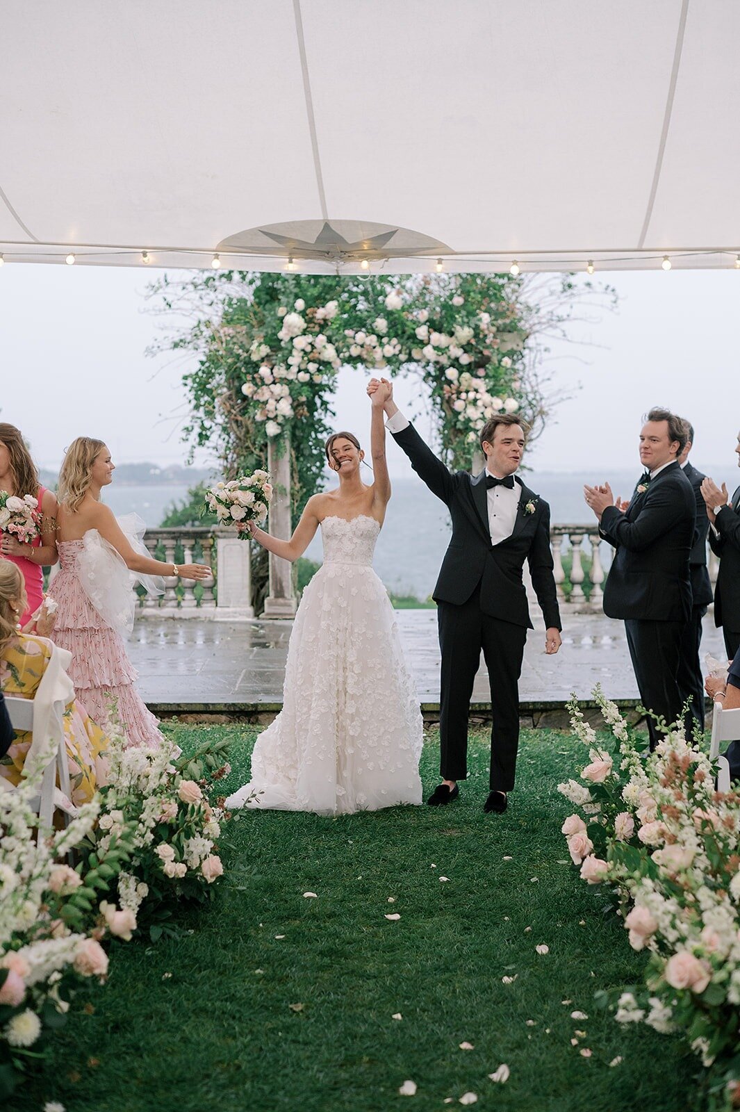 leila-james-events-newport-rhode-island-luxury-wedding-planner-castle-hill-wedding-coastal-wedding-photographer-stephanie-veglianteCeremony-97 copy