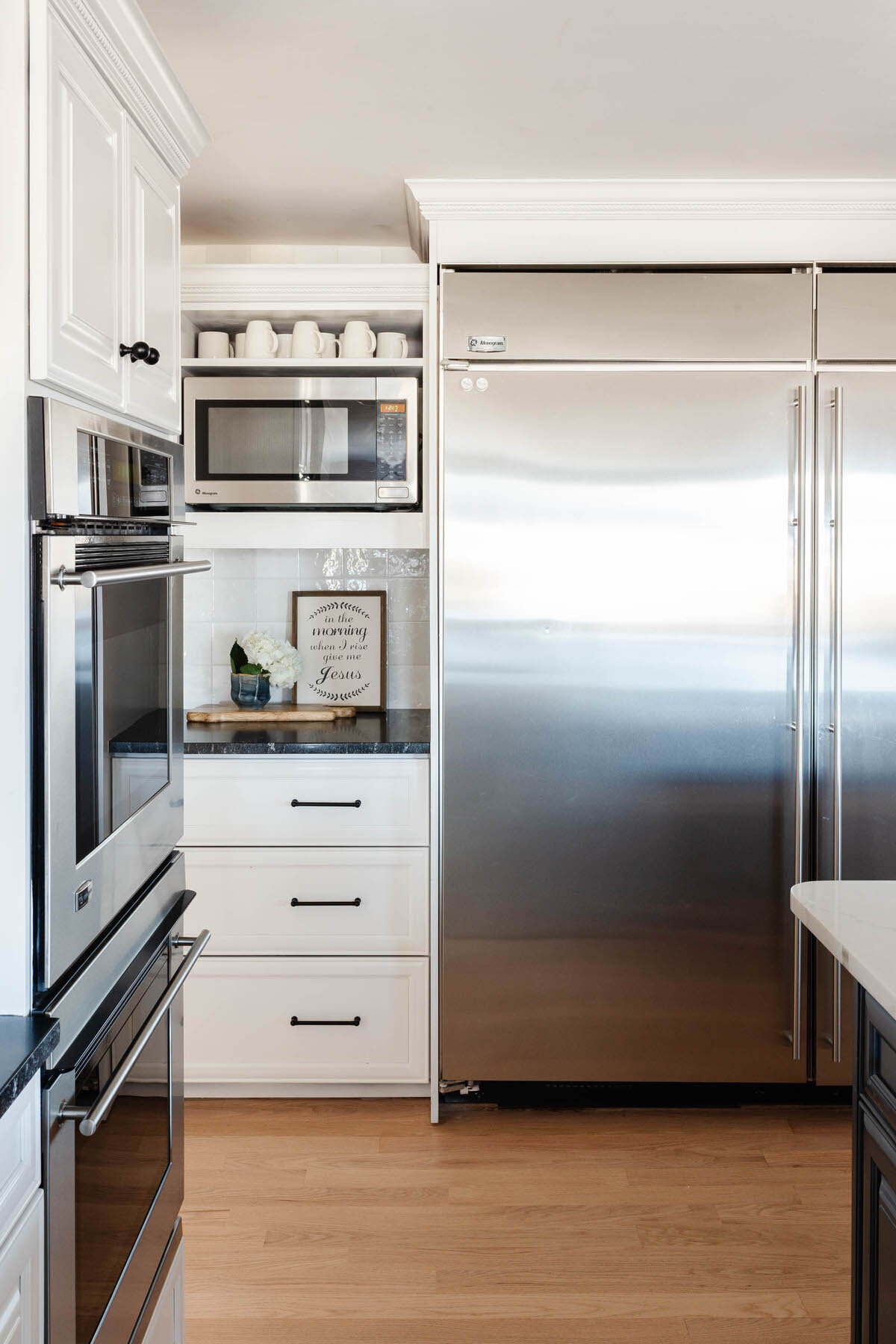 Modern Farmhouse Charming Cottage Warm White Kitchen with open shelves by Peggy Haddad Interiors21