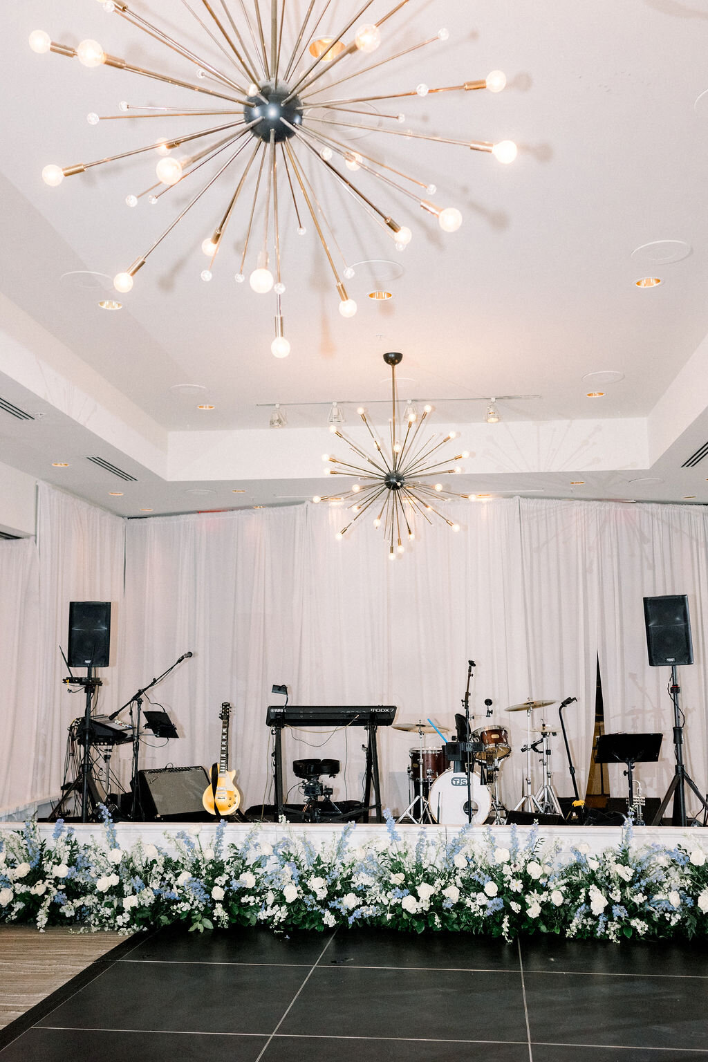 reception-band-stage-ground-floral-florists-phoenix-az