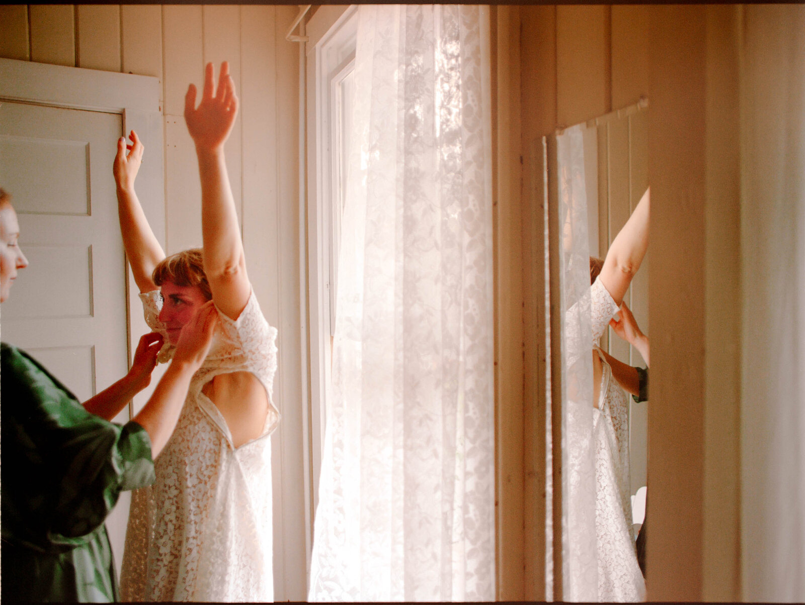 Jess-Buckley-Photo-FILM-Wedding-Coast-Lodge-11