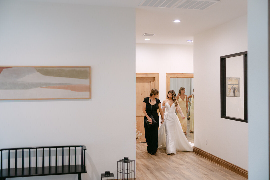 haley-grant-prairie-hill-vineyard-wedding-kayxbee-199