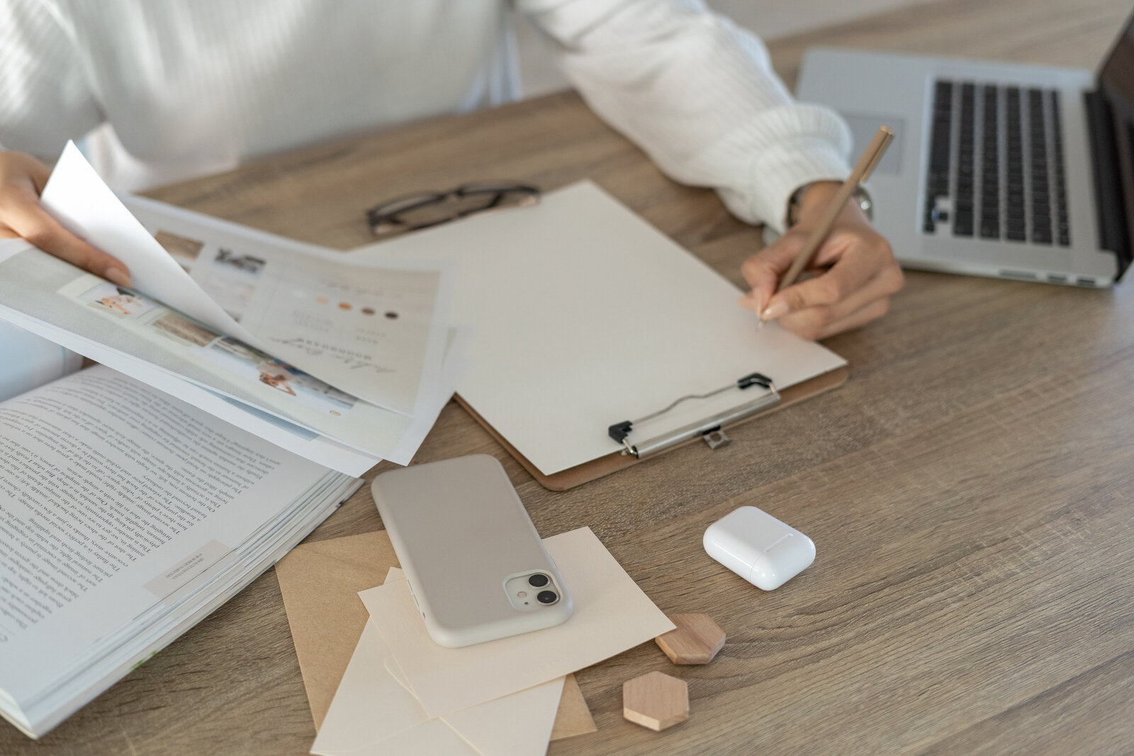 Brand_Designer(19)