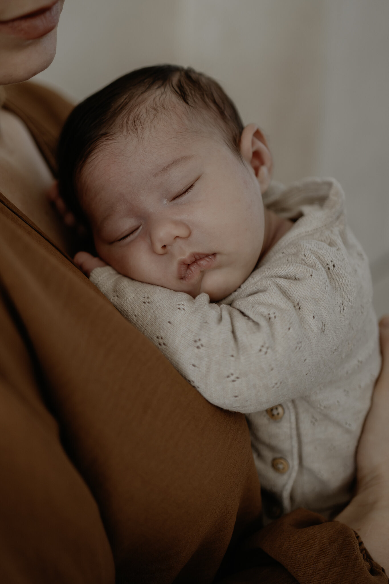 newbornshoot_babyshoot_ baby_fotoshoot_Momentjes & Zo (5 van 7)