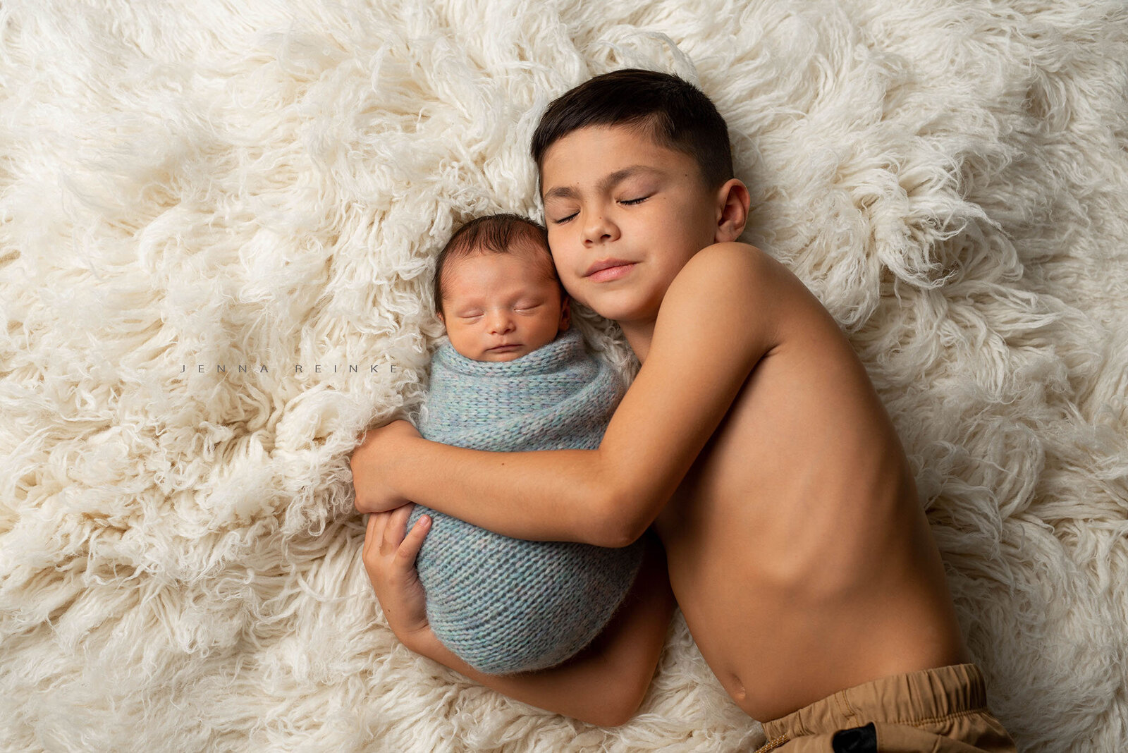 Sibling-Newborn-Photography-San-Antonio