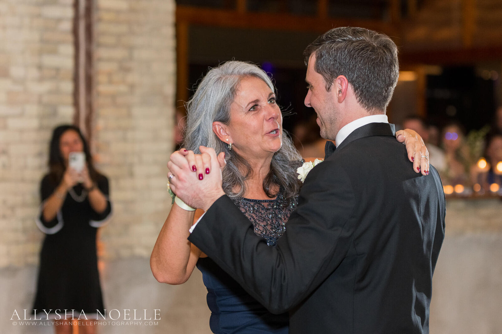 Wedding-at-The-Factory-on-Barclay-in-Milwaukee-1105