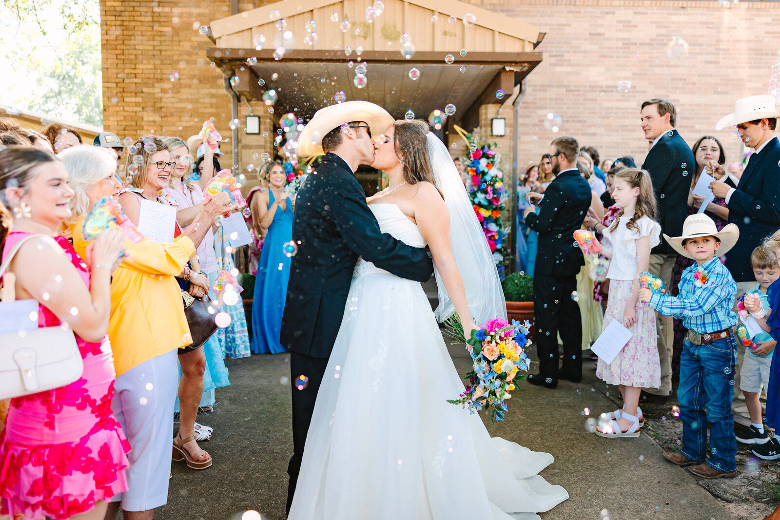 honey-wild-photography-photography- wedding-Texas-colorful-wedding-lilah-jb-4-4