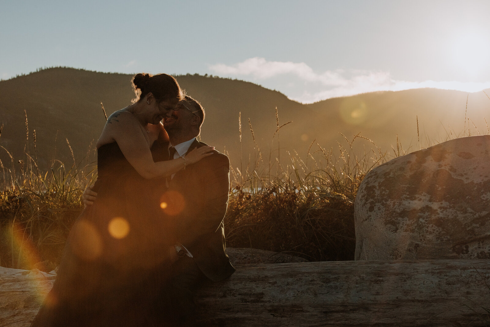 love-is-nord-photographe-mariage-intime-elopement-wedding-tadoussac-fjord-du-saguenay-0001-10