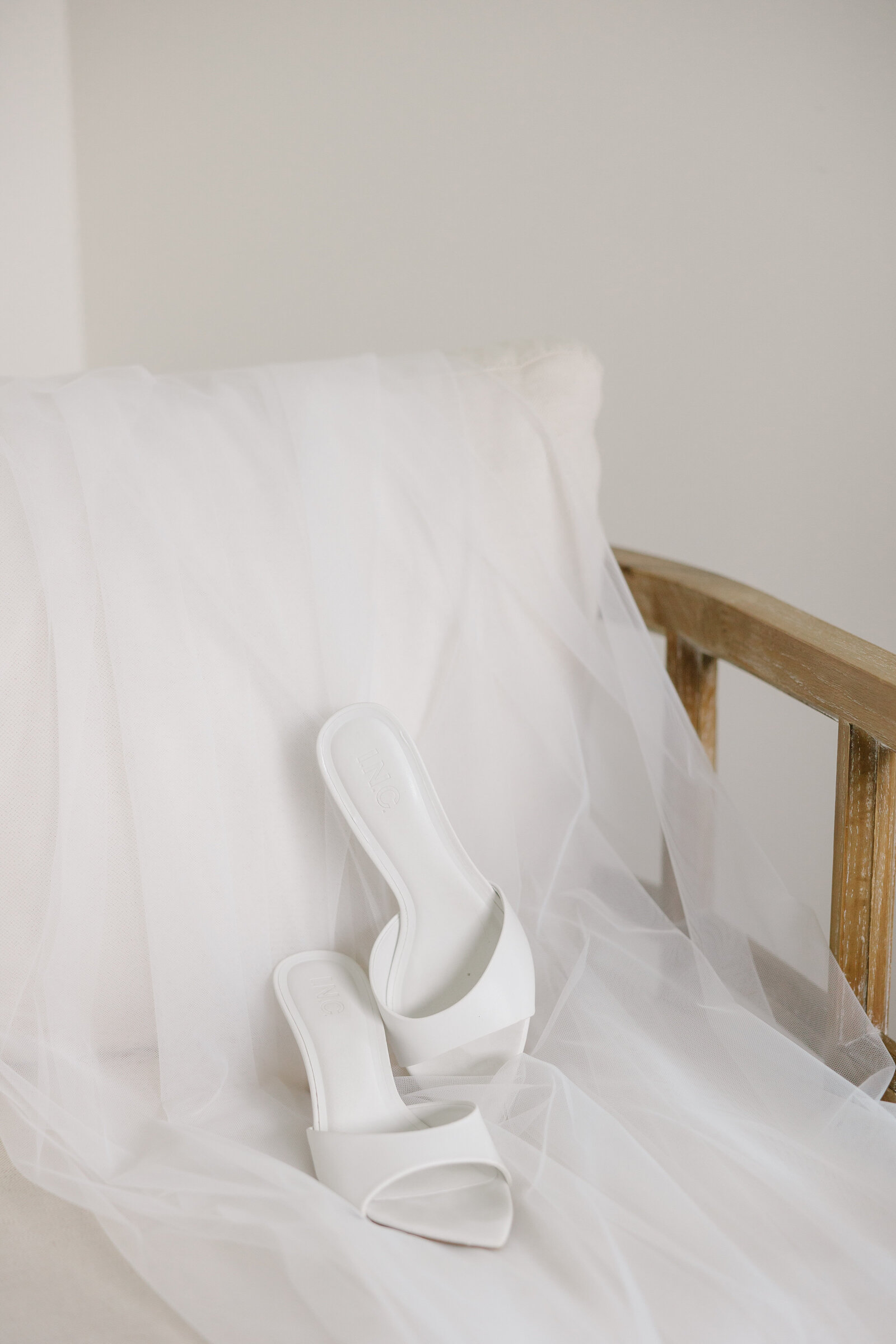 wedge-mountain-lodge-whistler-wedding-photographer-3-1