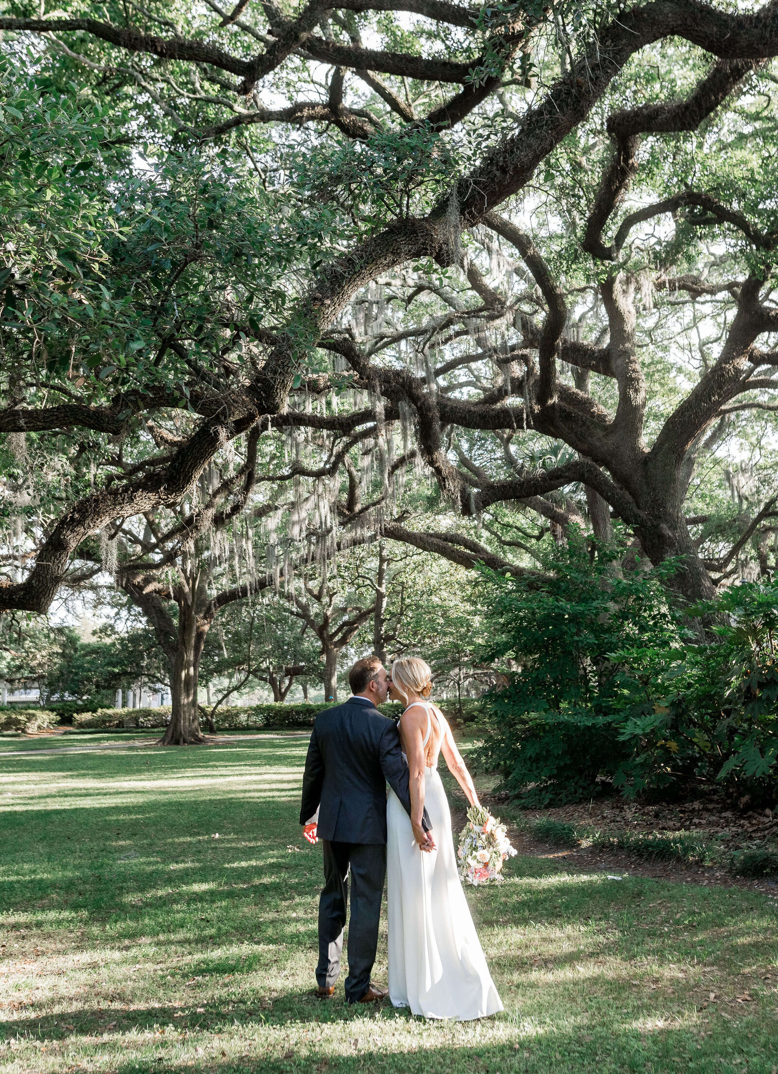 Tori_Bronston_Photography_Savannah_Elopement_Forsyth_Park12