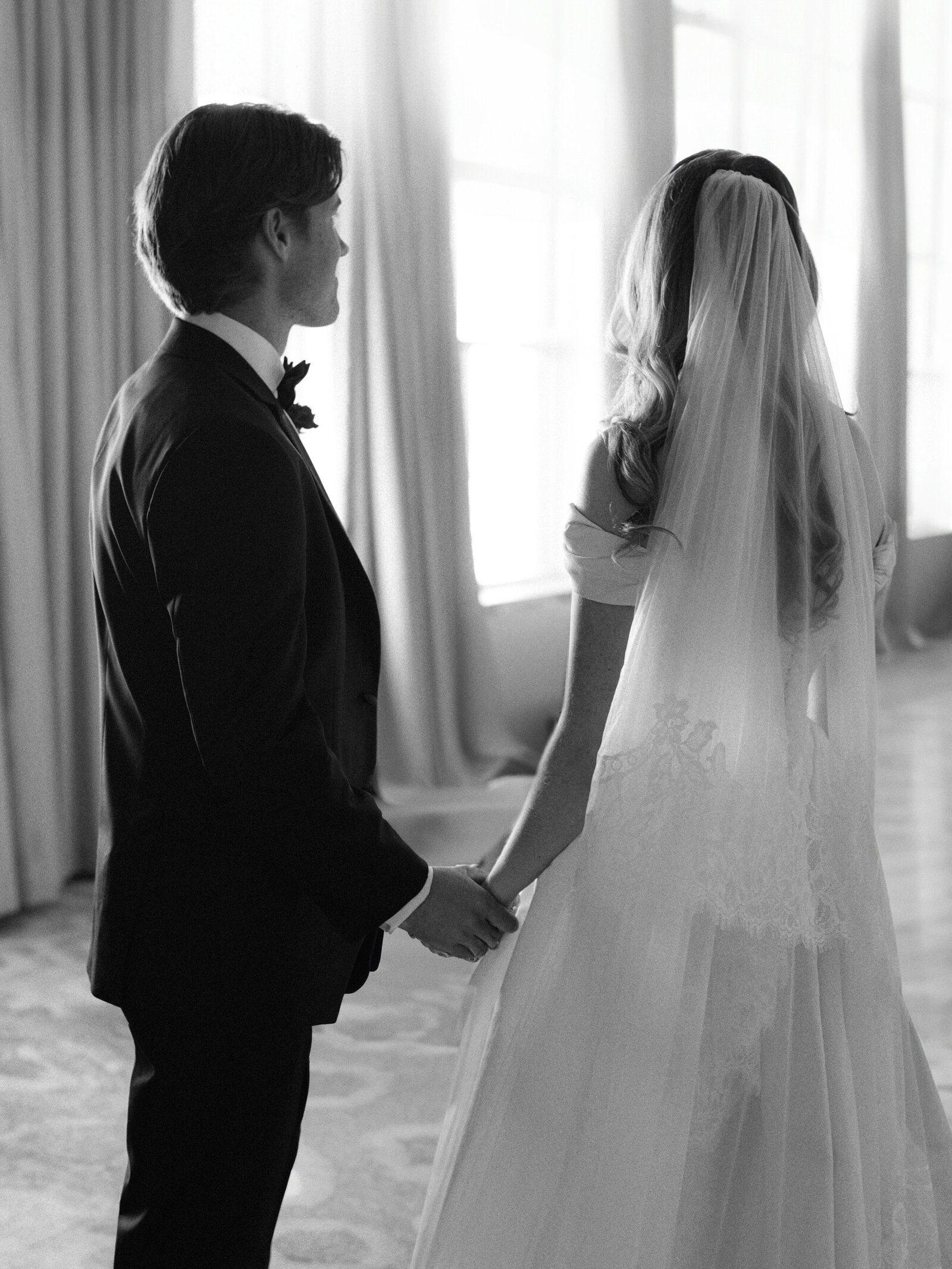 ritz-carlton-presidental-suite-bride-groom