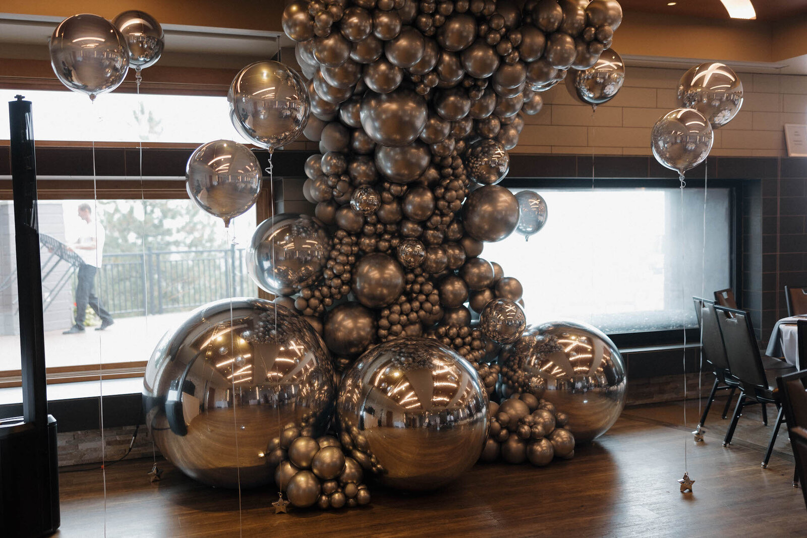 balloon-lab-balloon-install-wedding-mount-vernon-country-club
