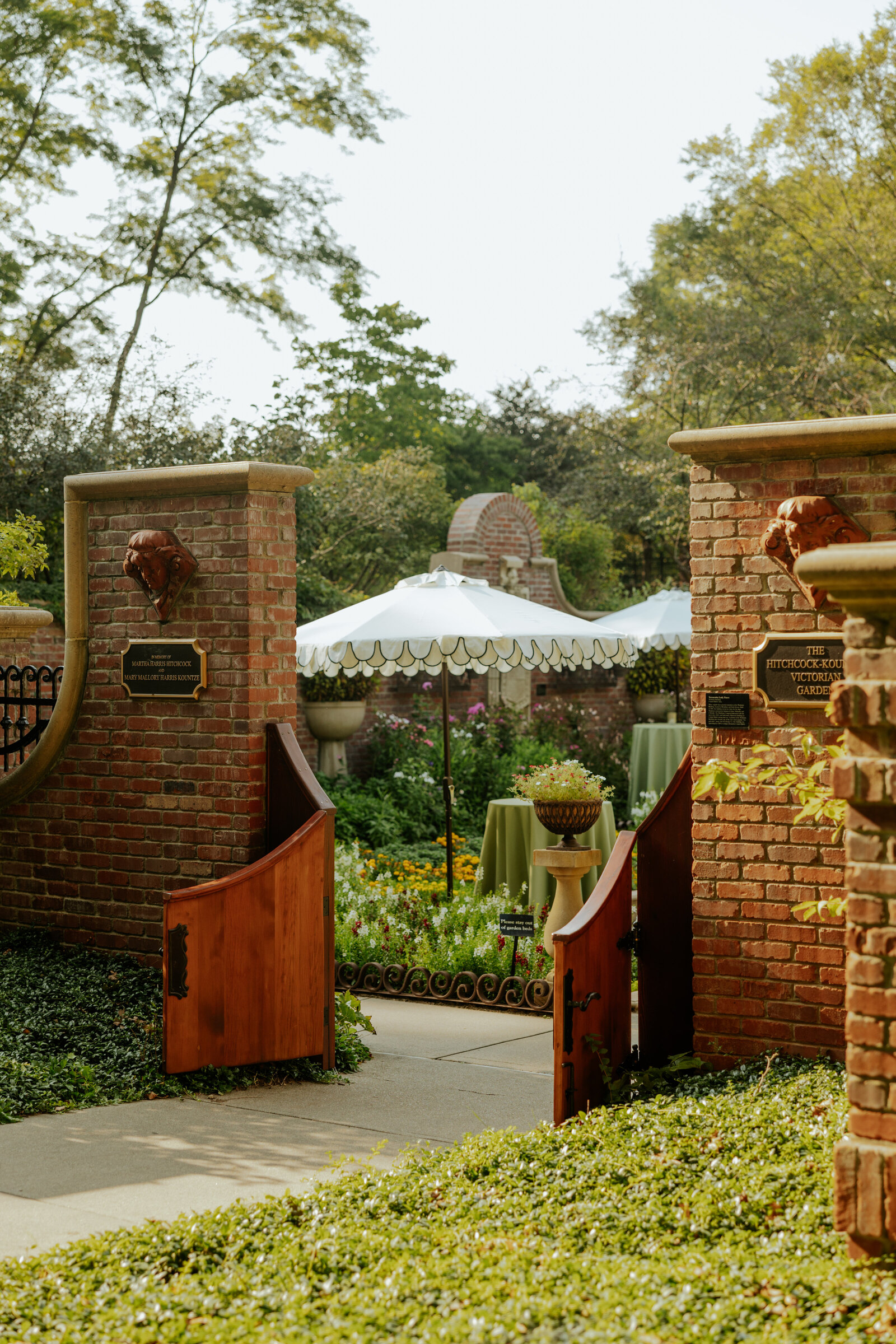Lauritzen-Gardens-Wedding-402-Events-Julia & Connor  (36)