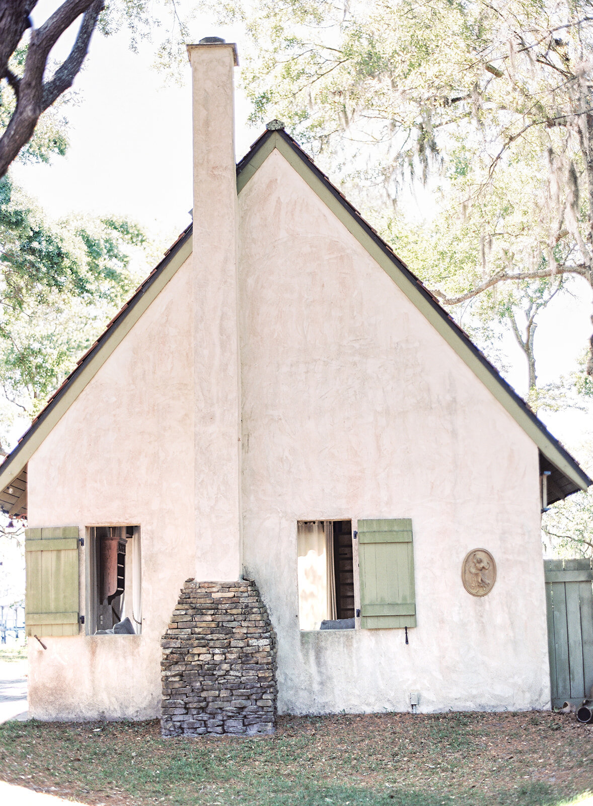 Private wedding in Charleston photographed by wedding photographers in Charleston Amy Mulder Photography