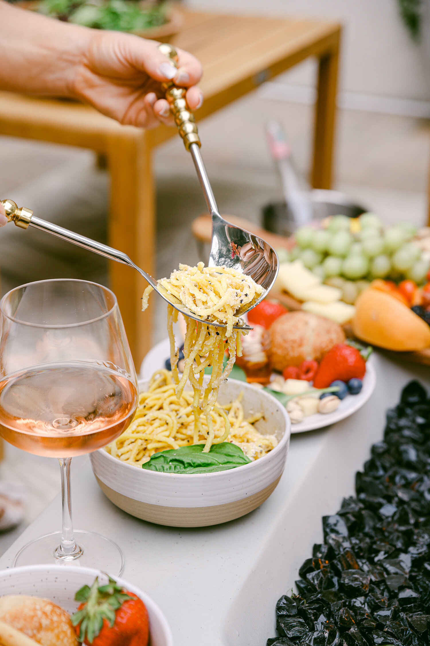 Lifestyle experience Airbnb photographer based in San Diego California and works with brands and short term rentals all over. Experience driven storytelling photography with people.