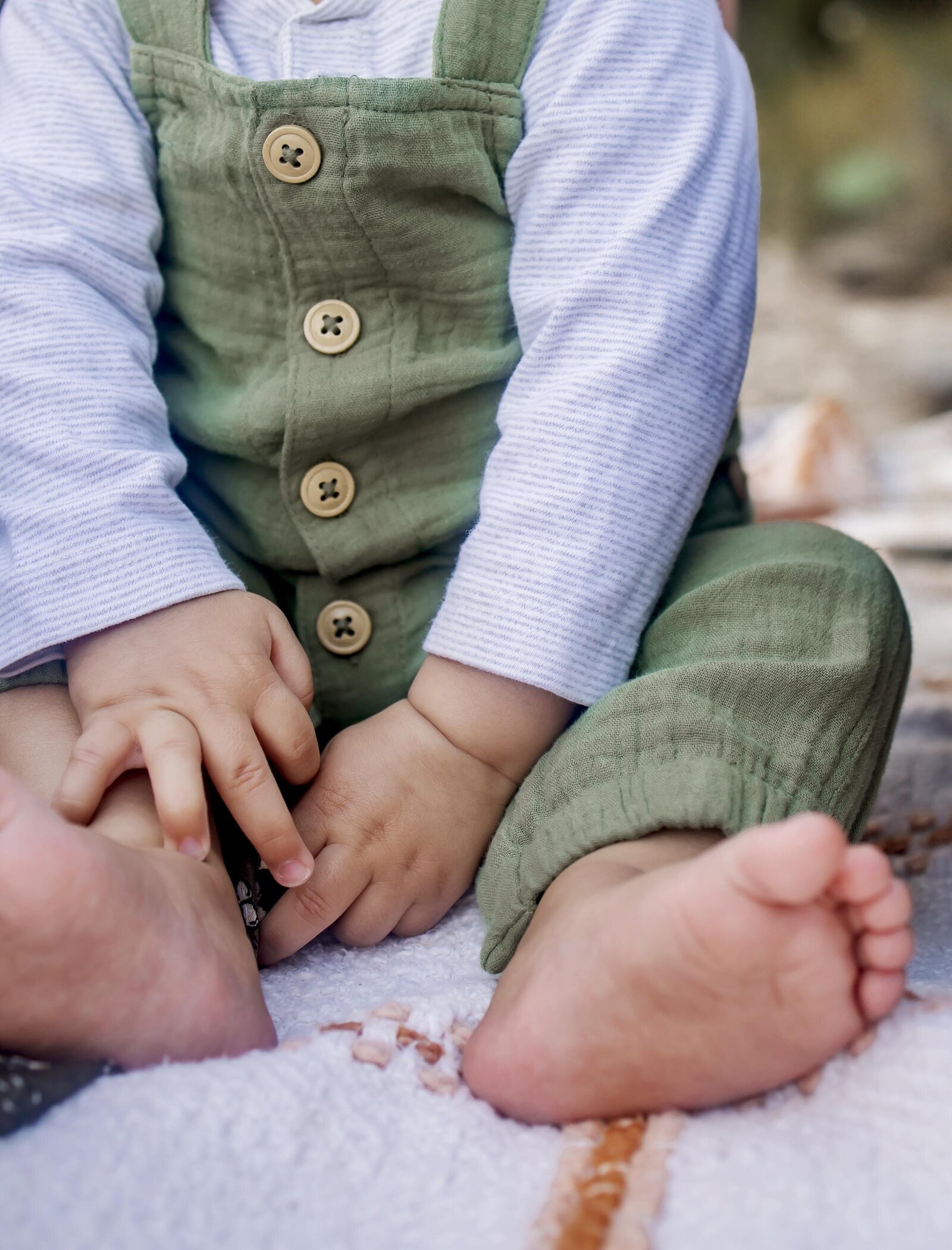 hands and feet details of a baby