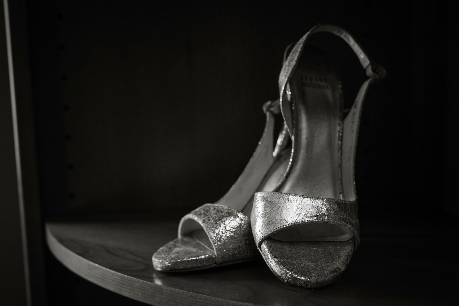 bride's shoes at Glen Head Country Club