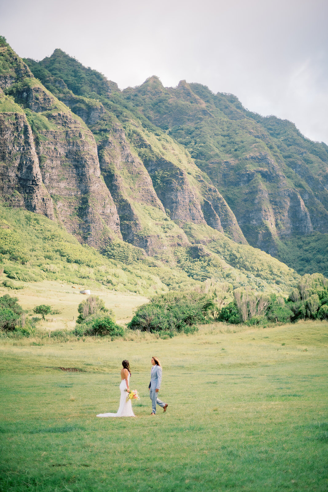 megan-moura-photo-kualoa-ranch-wedding-15