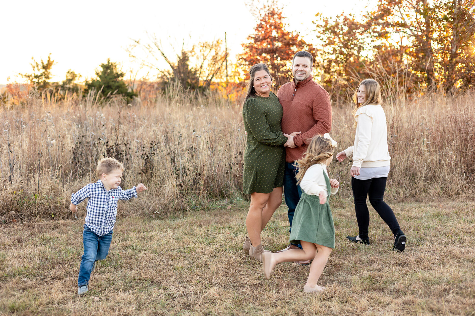 Outdoor-family-lifestyle-photography-session-Frankfort-KY-photographer-golden-hour-2