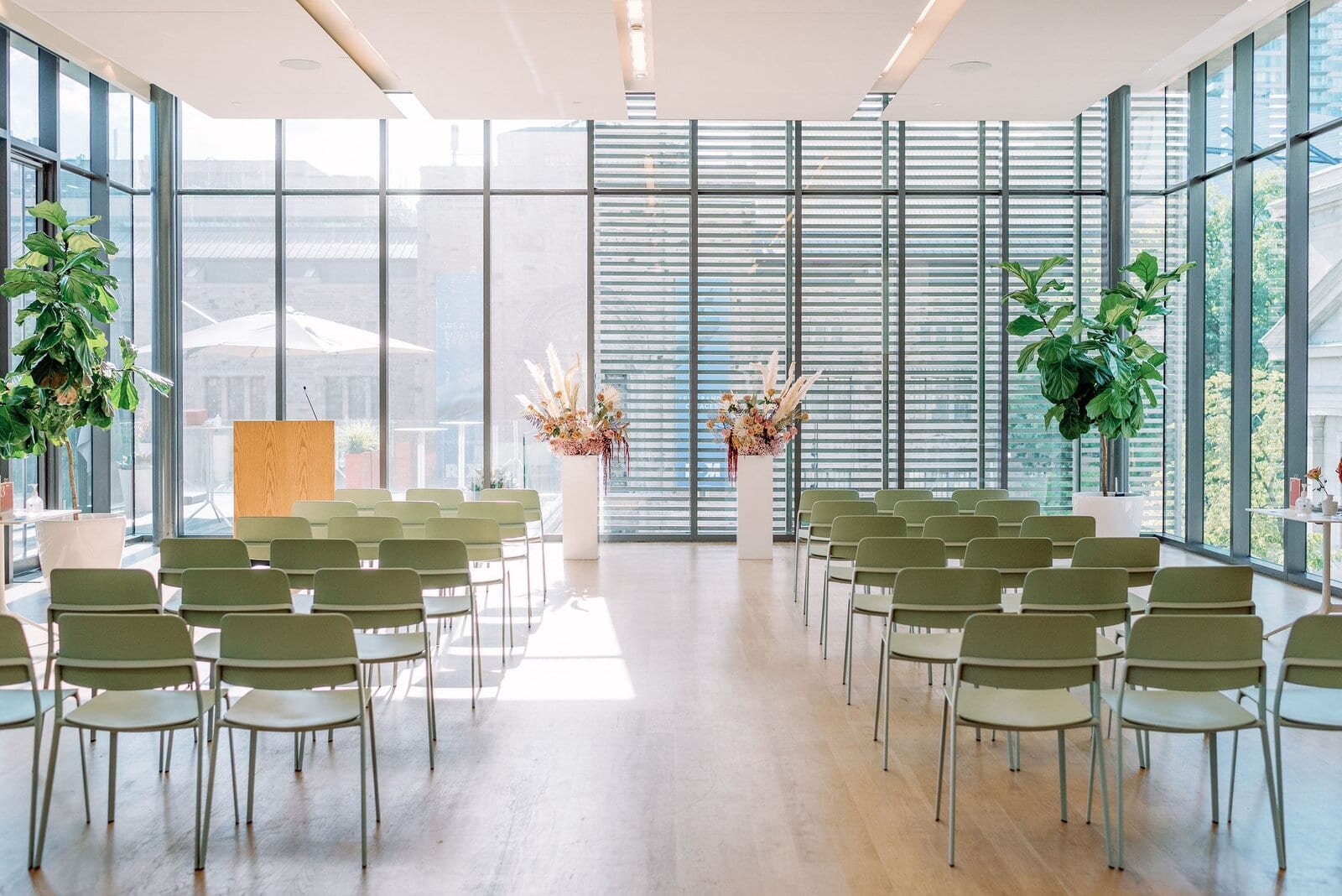 Modern Fall Romantic Ceremony Decor Love By Lynzie Mad Bash Group Jess Forstner Design Gardiner Museum Intimate Elopement Jacqueline James Photography