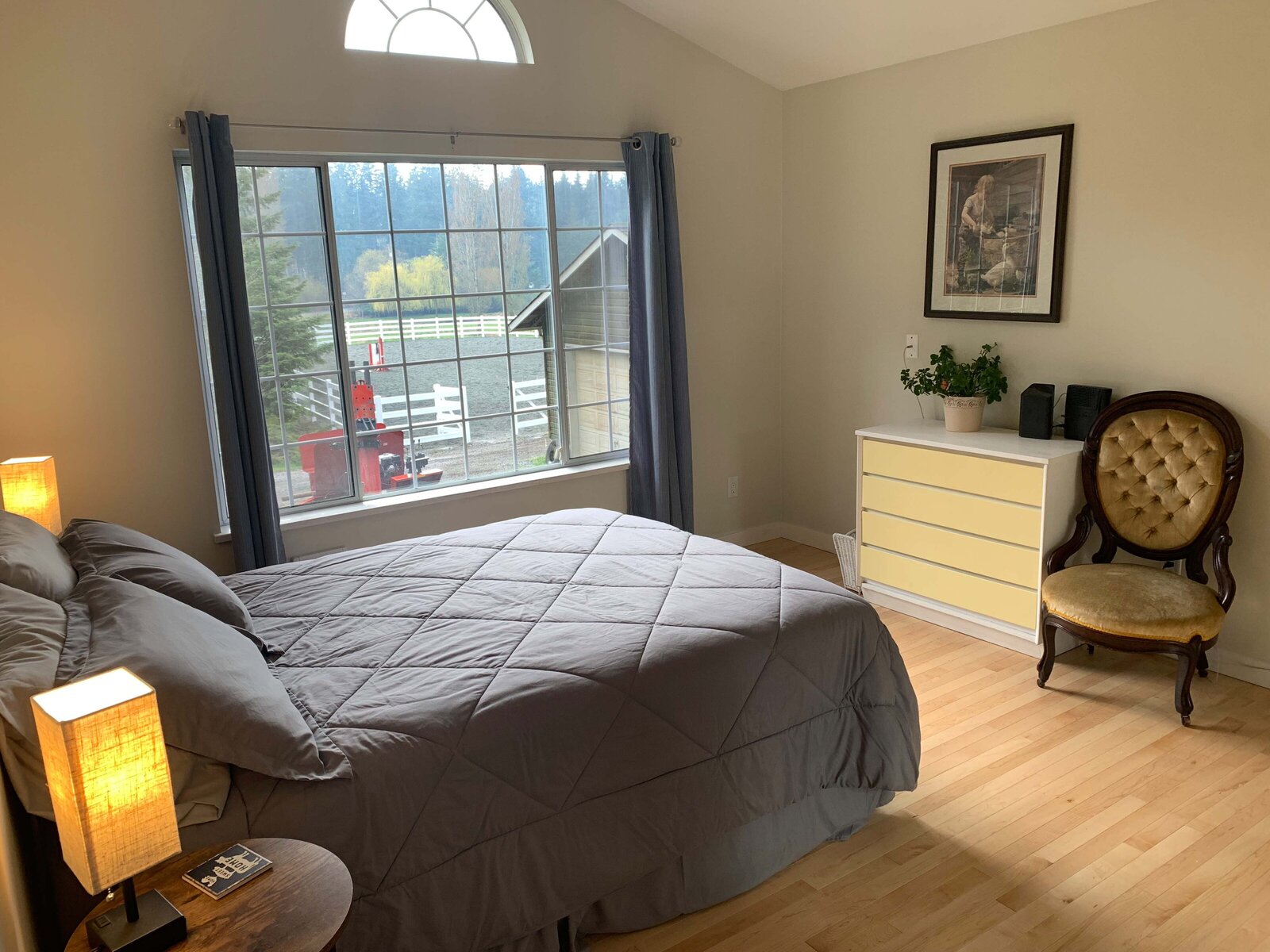 lost-shoe-ranch-airbnb-bedroom