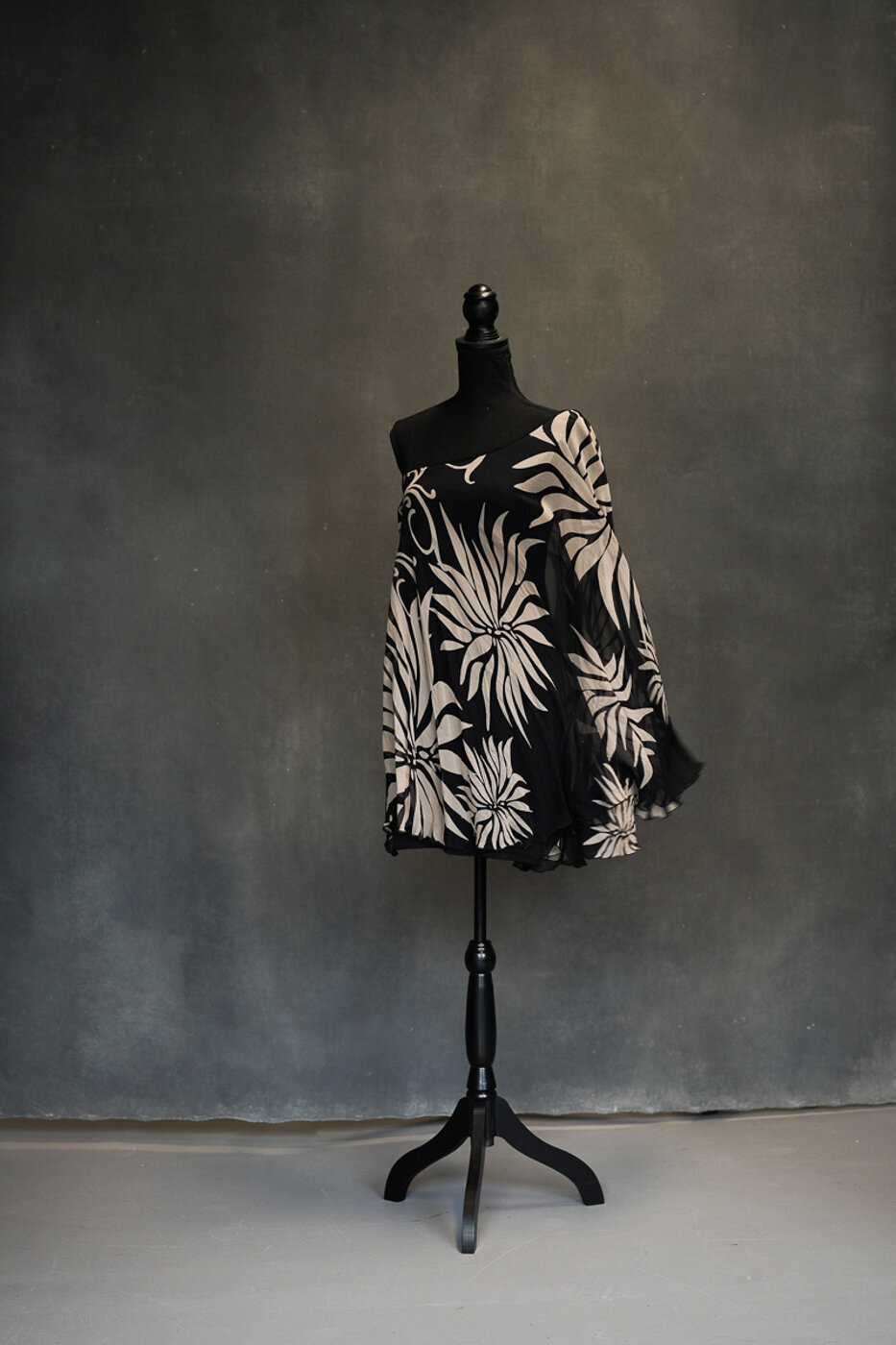 sarasota-photographer-studio-wardrobe-107