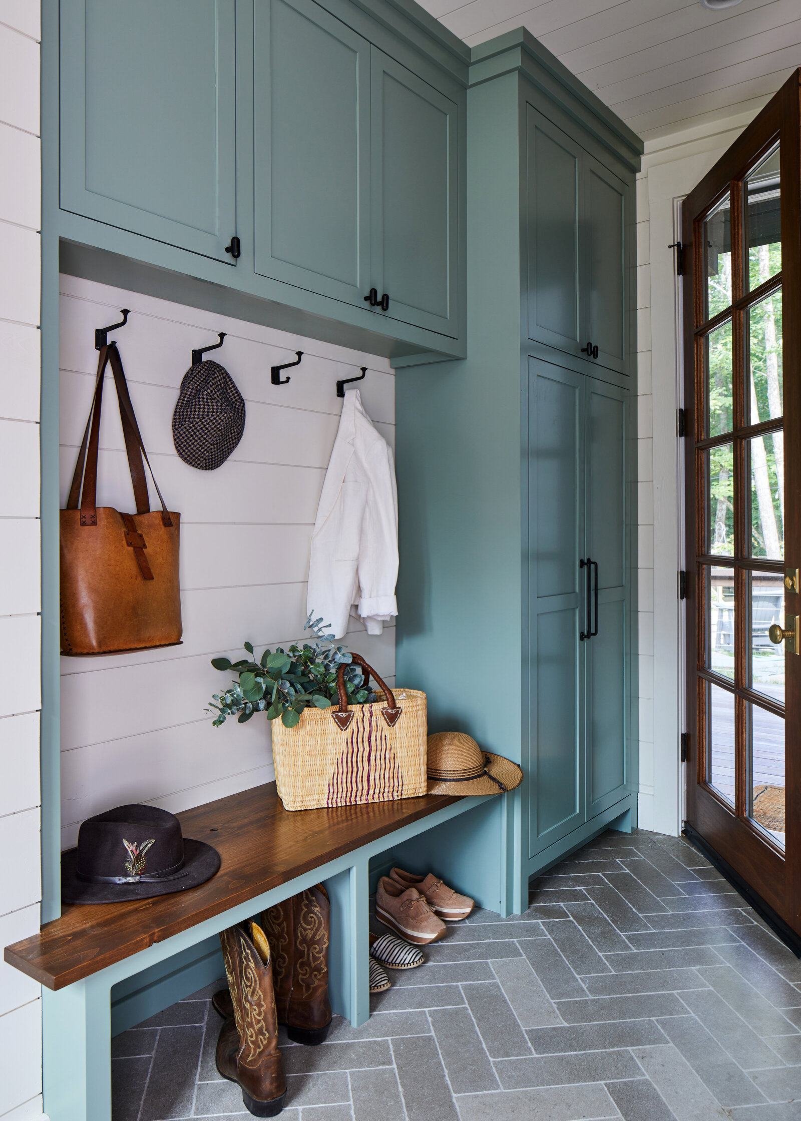 curated studio10721