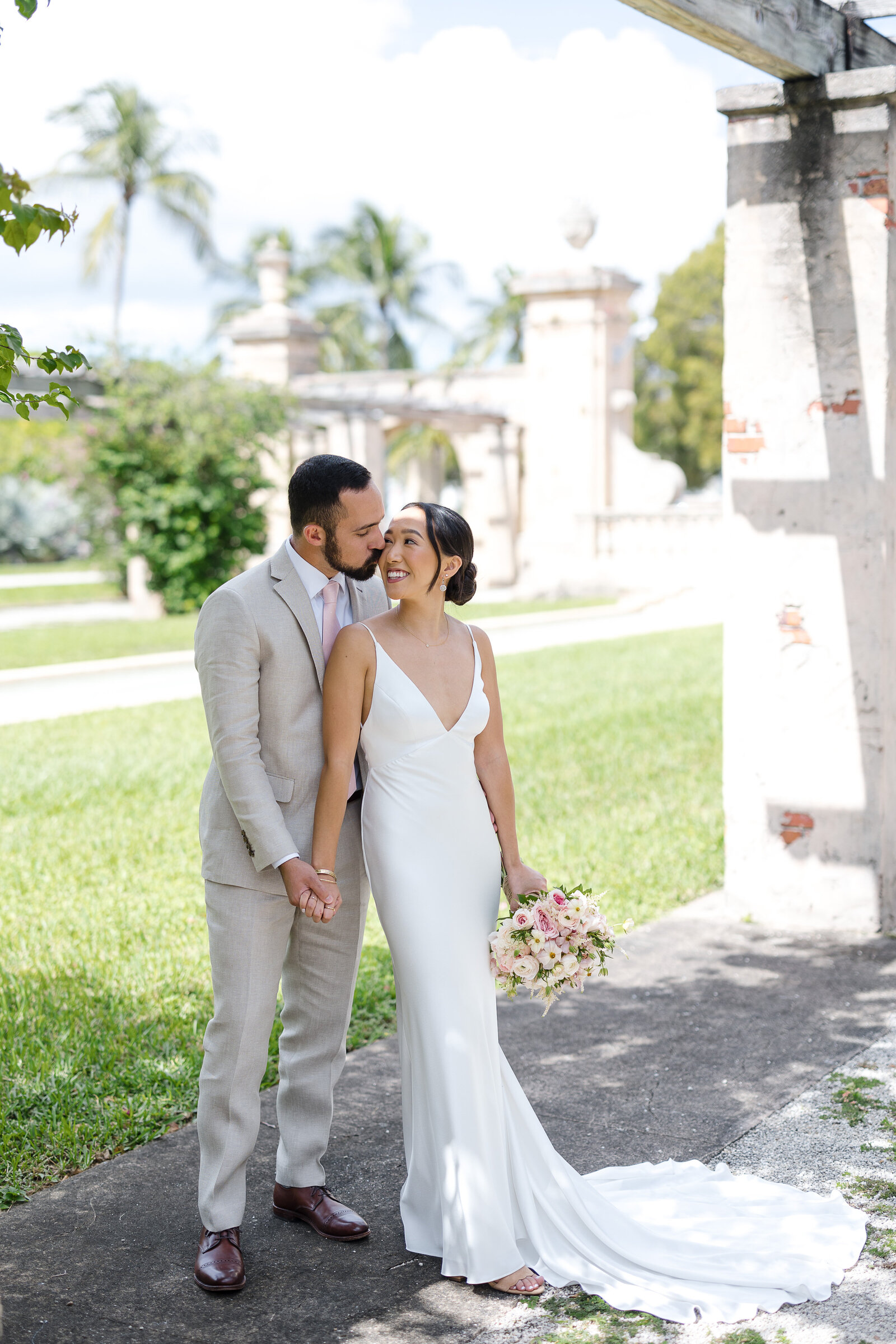 Wedding-portraits-Prado-Entrance-2