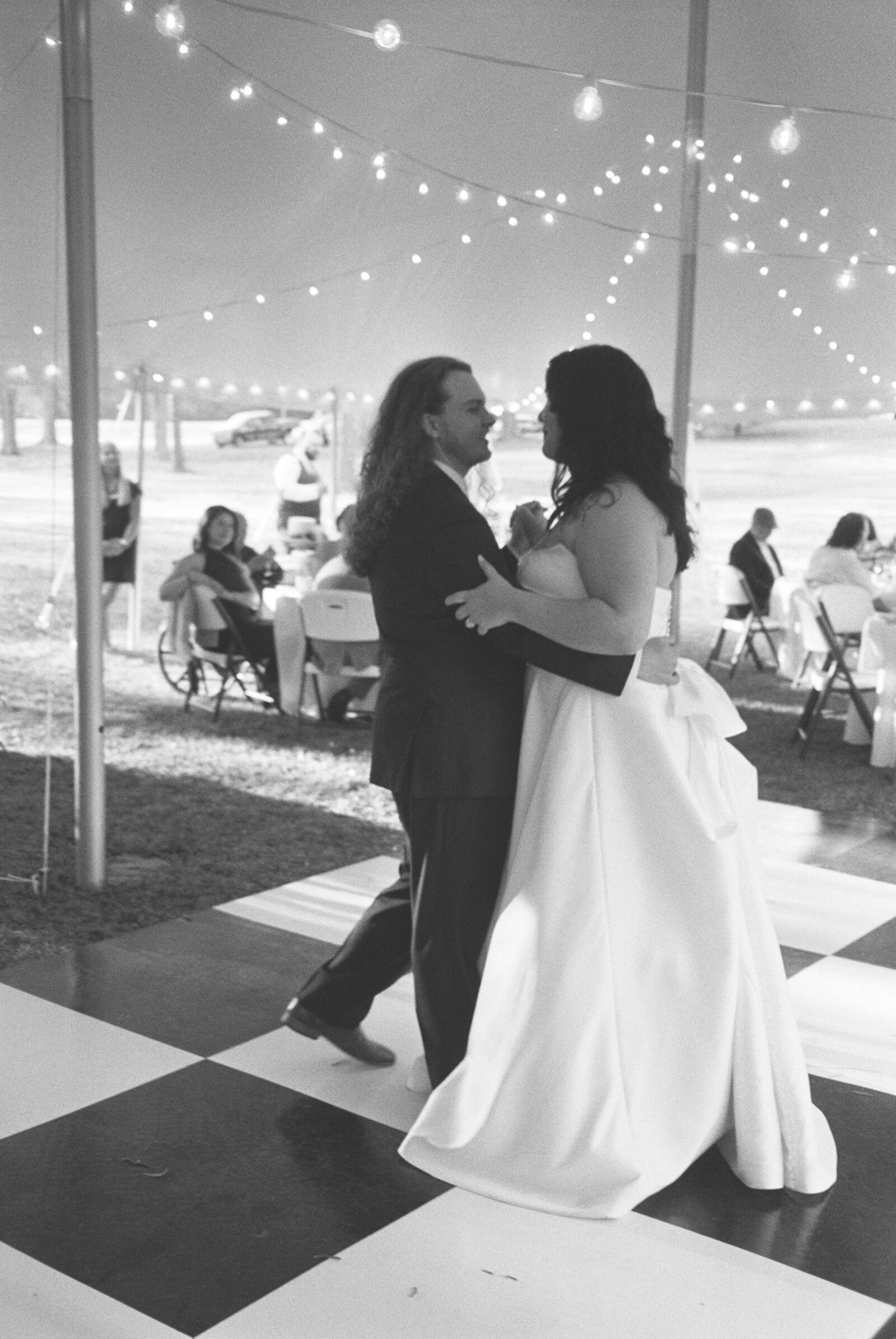 Alabama destination wedding photographer southern couples outdoor first dance.