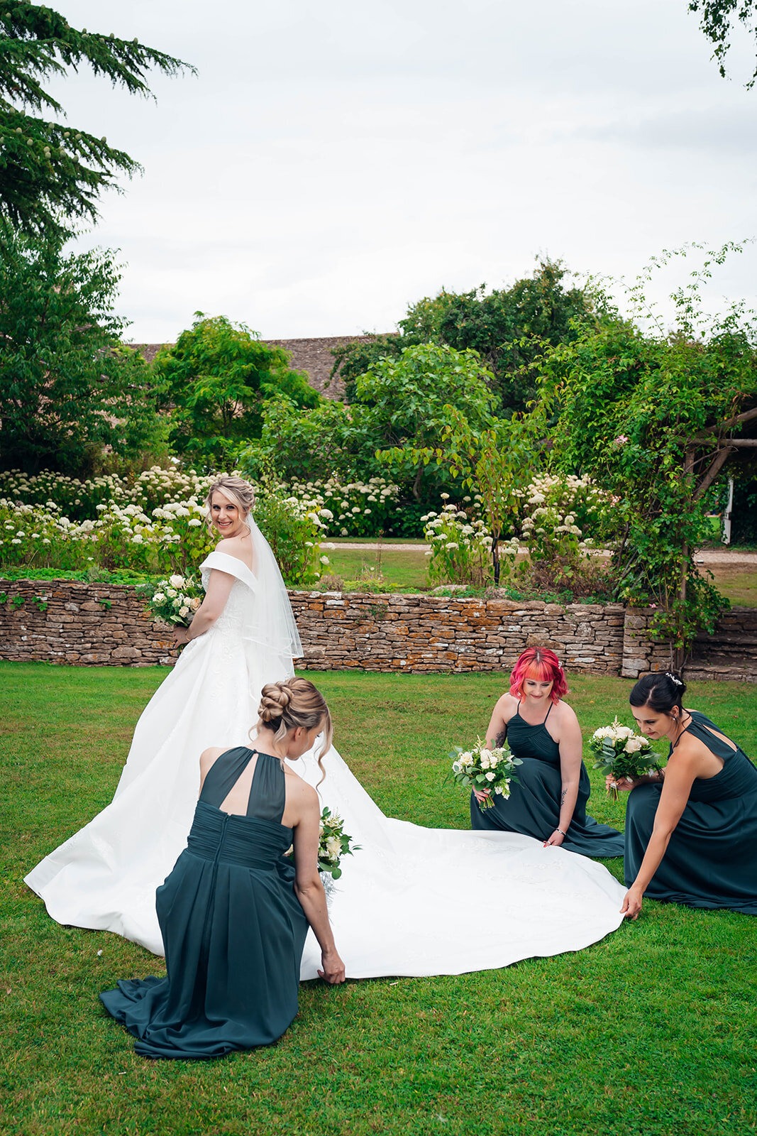 hyde-house-cheltenham-wedding-photographer