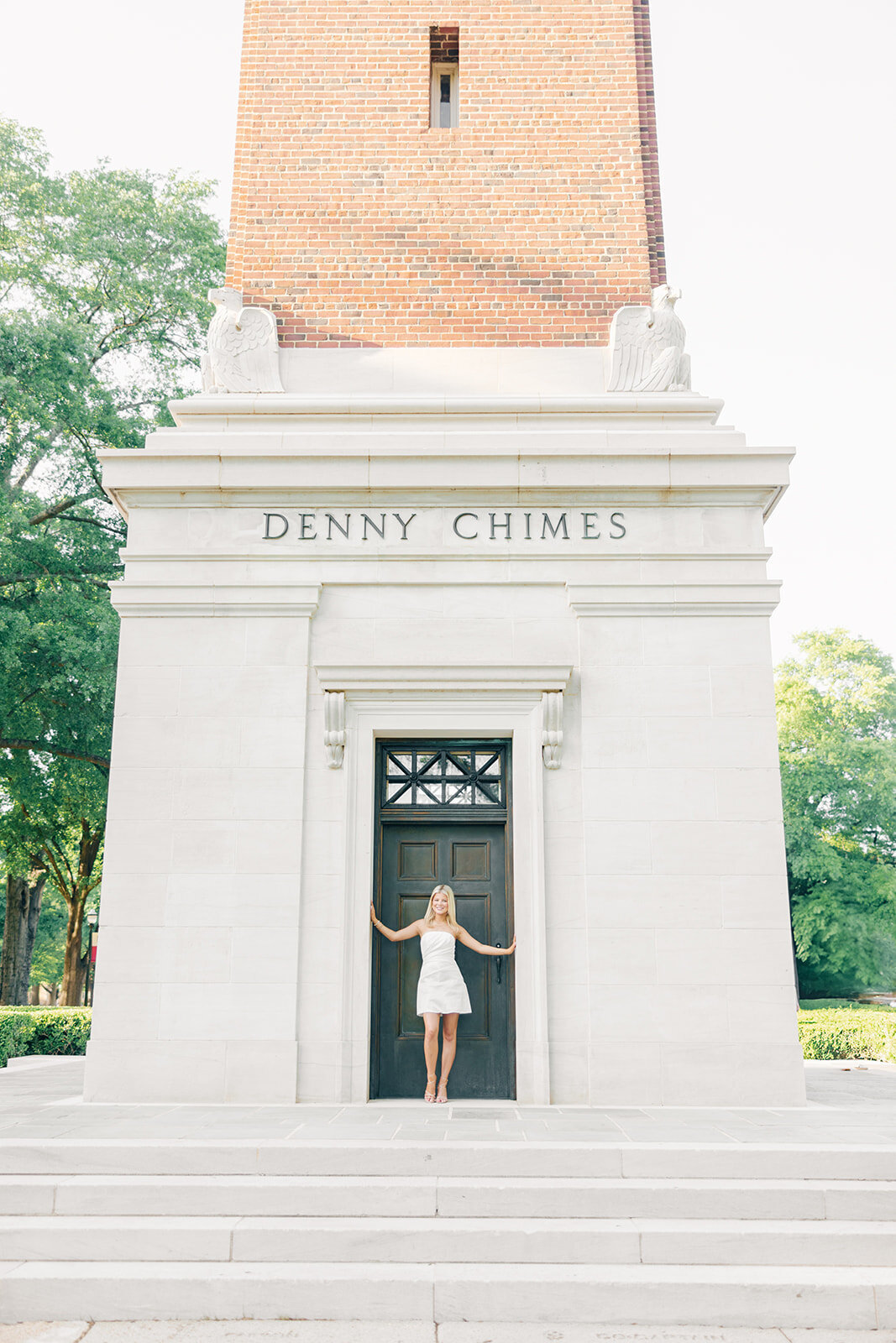 The University of Alabama Grad Session _ Lauren Elliott Photography _ Riley Hove-128_websize