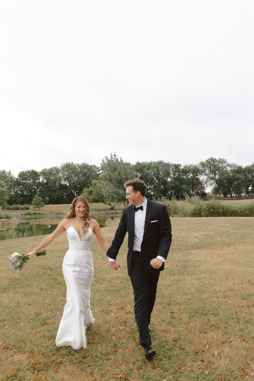 reuben-wedding-teasers-prairie-hill-vineyard-kayxbee-256