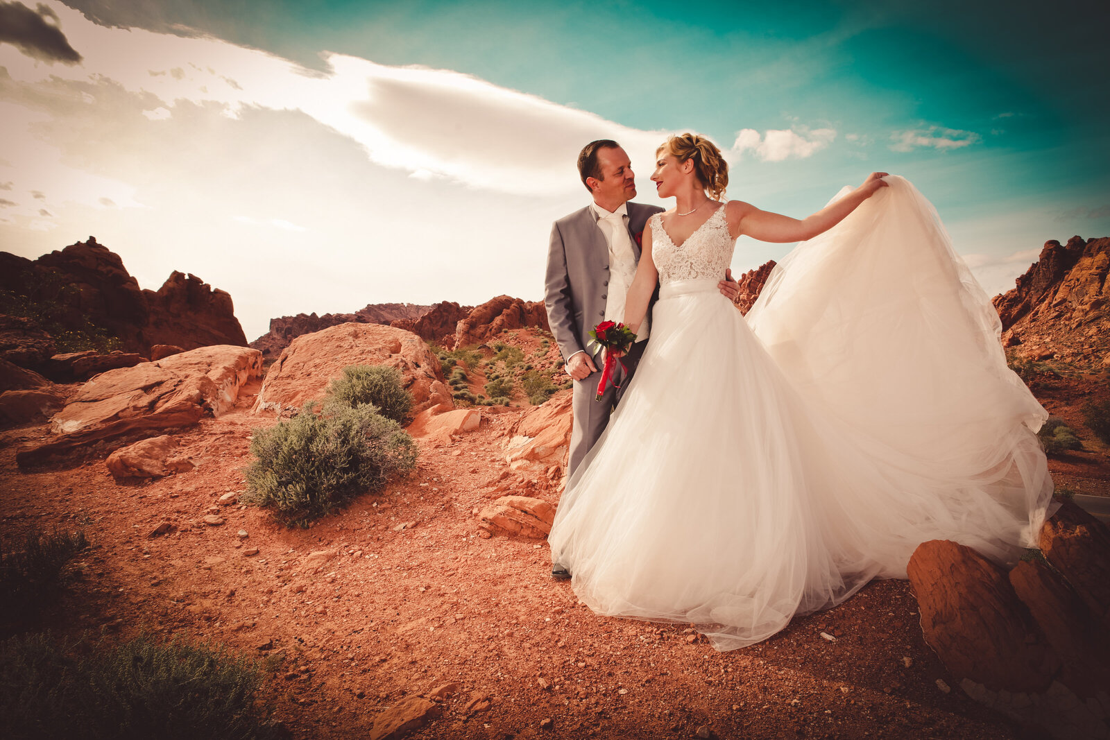 intimate wedding planning Valley of fire  french wedding planner