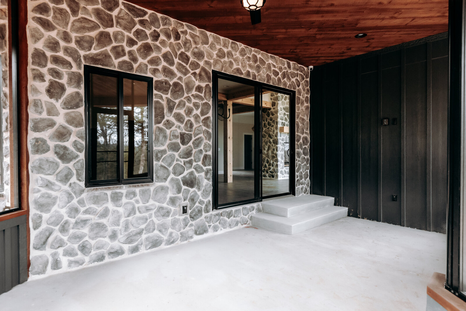 SCREENEDINPORCH(1)