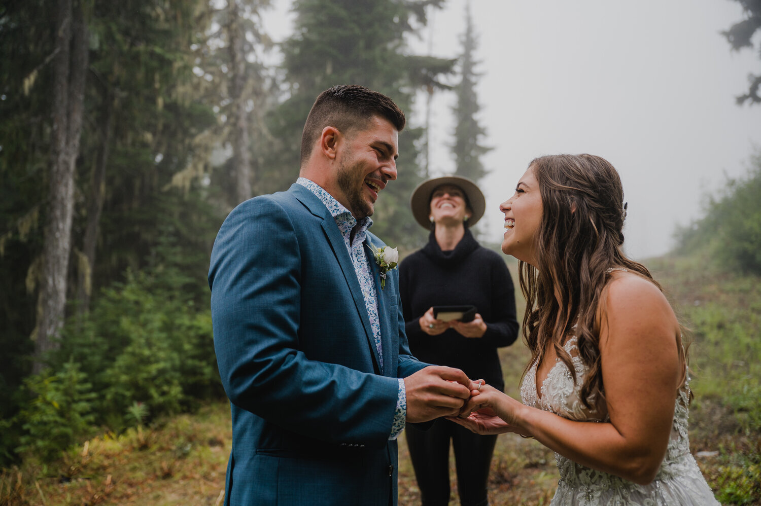 vancouver-forest-elopement