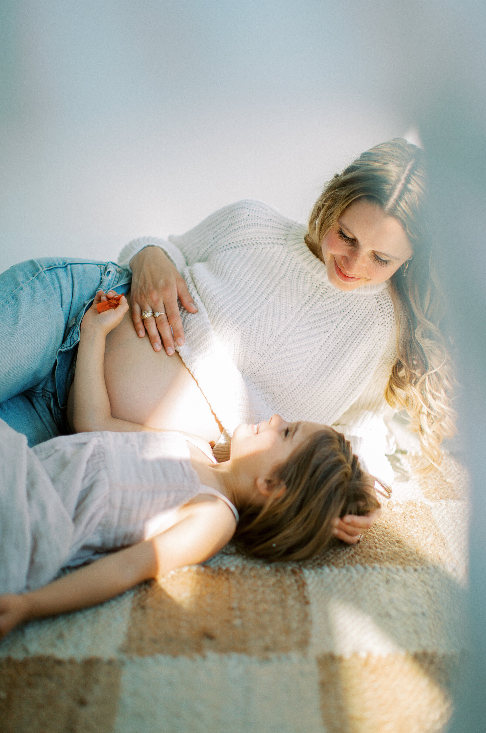Maternity and family photographer in Dallas