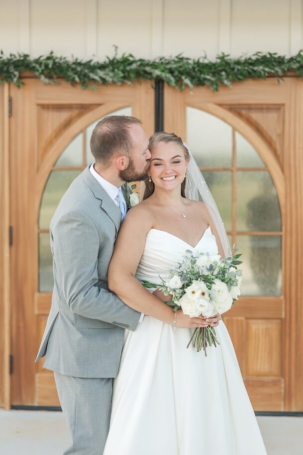 White-Barn-Venue-Bride-GZroom-Flower-Bouquet-The-Legacy-At-Willow-Pond