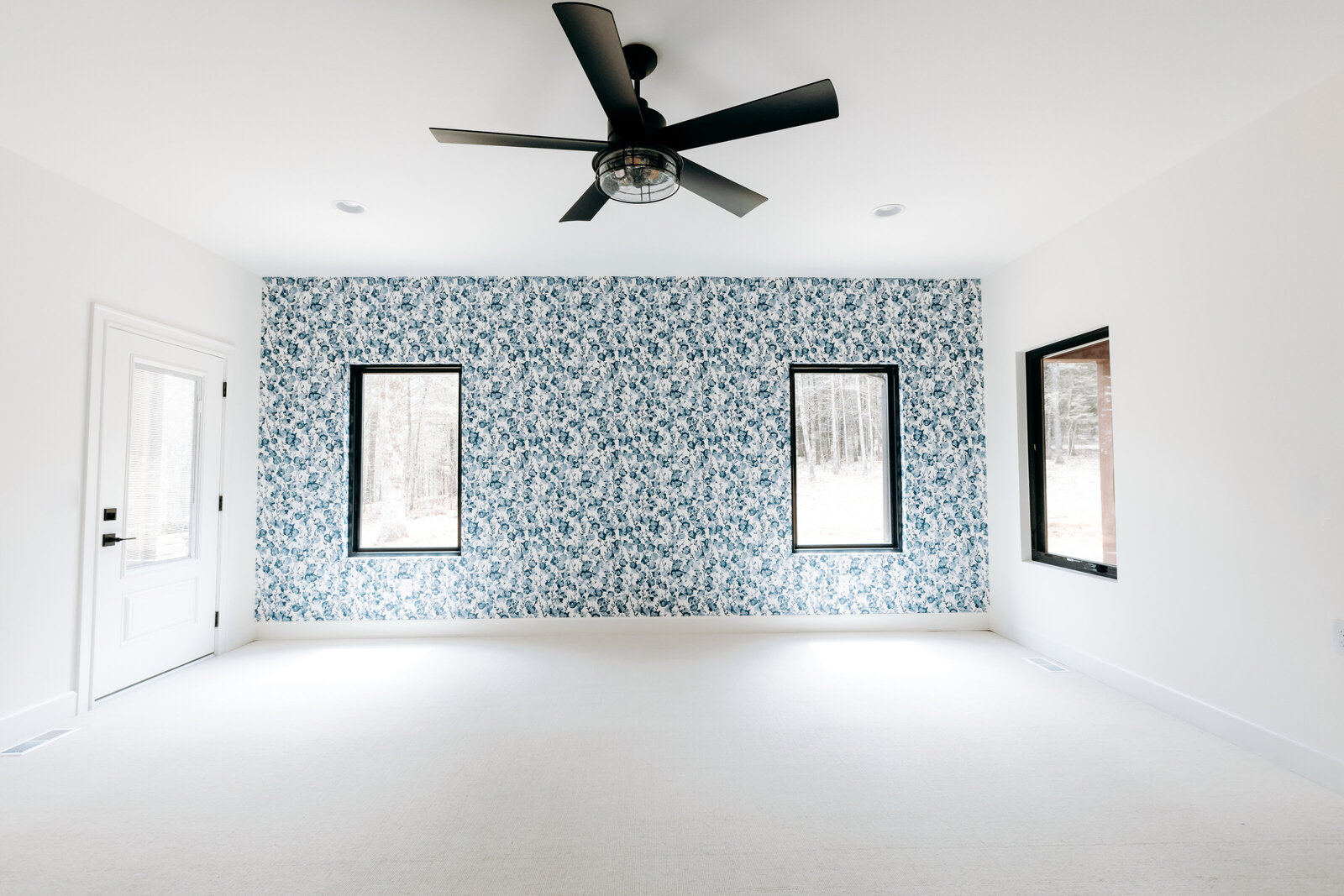 MASTERBEDROOM