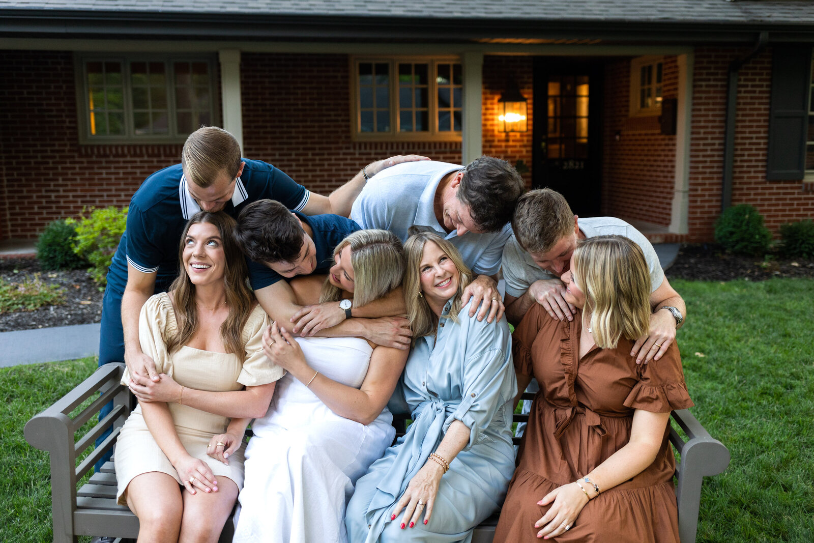 Kansas_City_Family_Photographer_mission_hills_extended_family_sitting_smiling-90