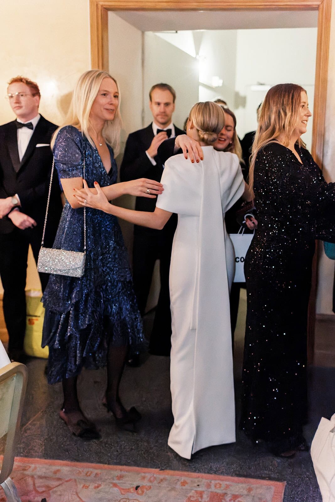 Destination Wedding Photographer Stockholm Anna Lundgren Winter City Wedding at Diplomat, Hedvig Eleonora Church, Dramaten and Teatergrillen Stockholm Sweden_020