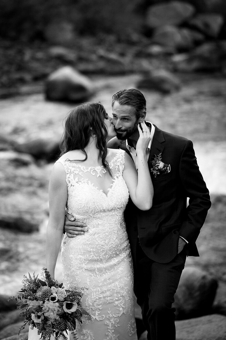 Colorado-Wedding-Photography_Buena-Vista-Wedding-Photographer_Surf-Hotel_35