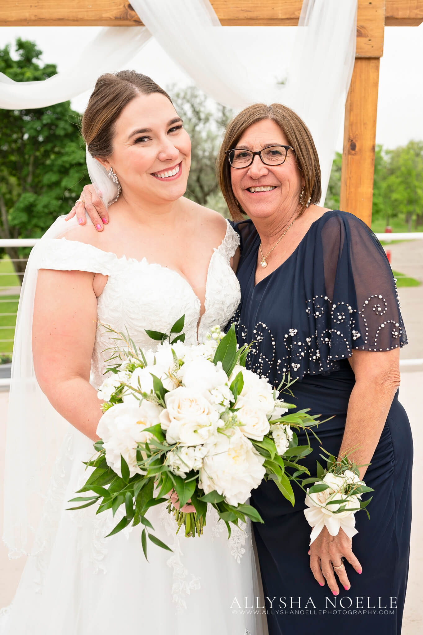 Wedding-at-River-Club-of-Mequon-474