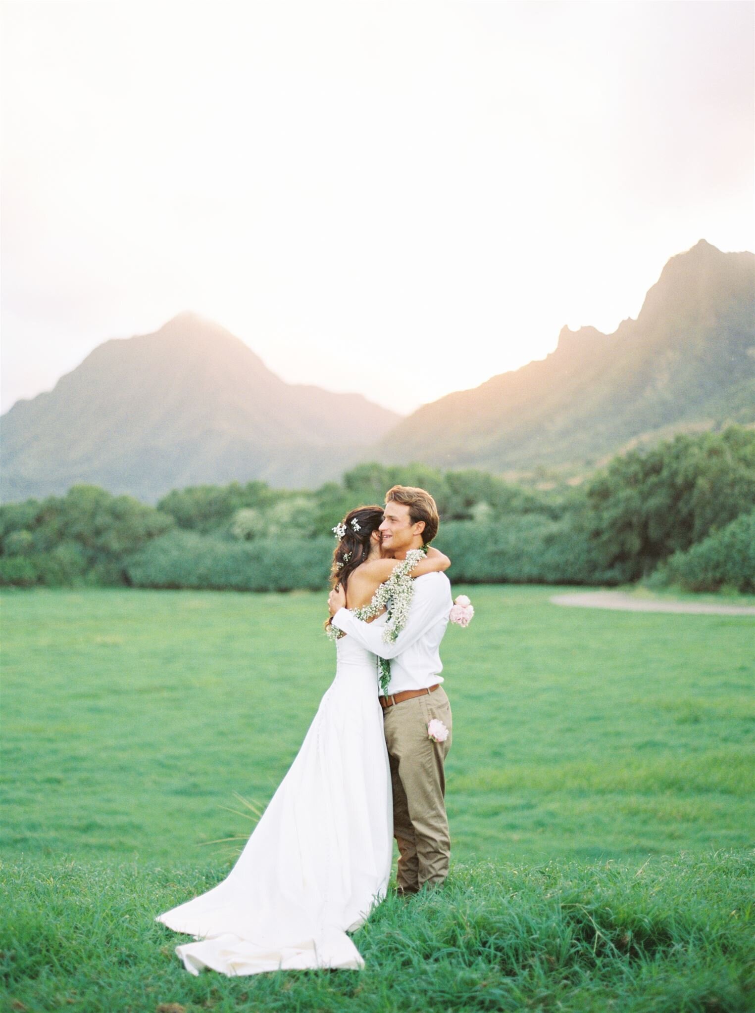 Oahu Hawaii Kauloa Ranch Wedding Film-Valorie Darling Photography-10-9_websize