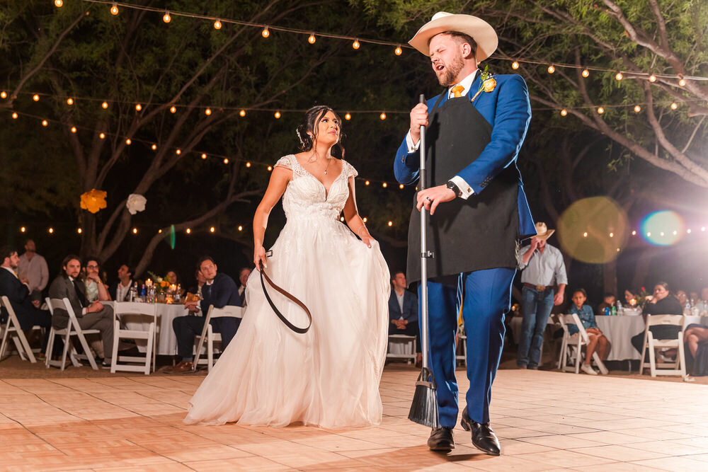 outdoor-wedding-Tucson-marigold-Christy-Hunter-Photography_040